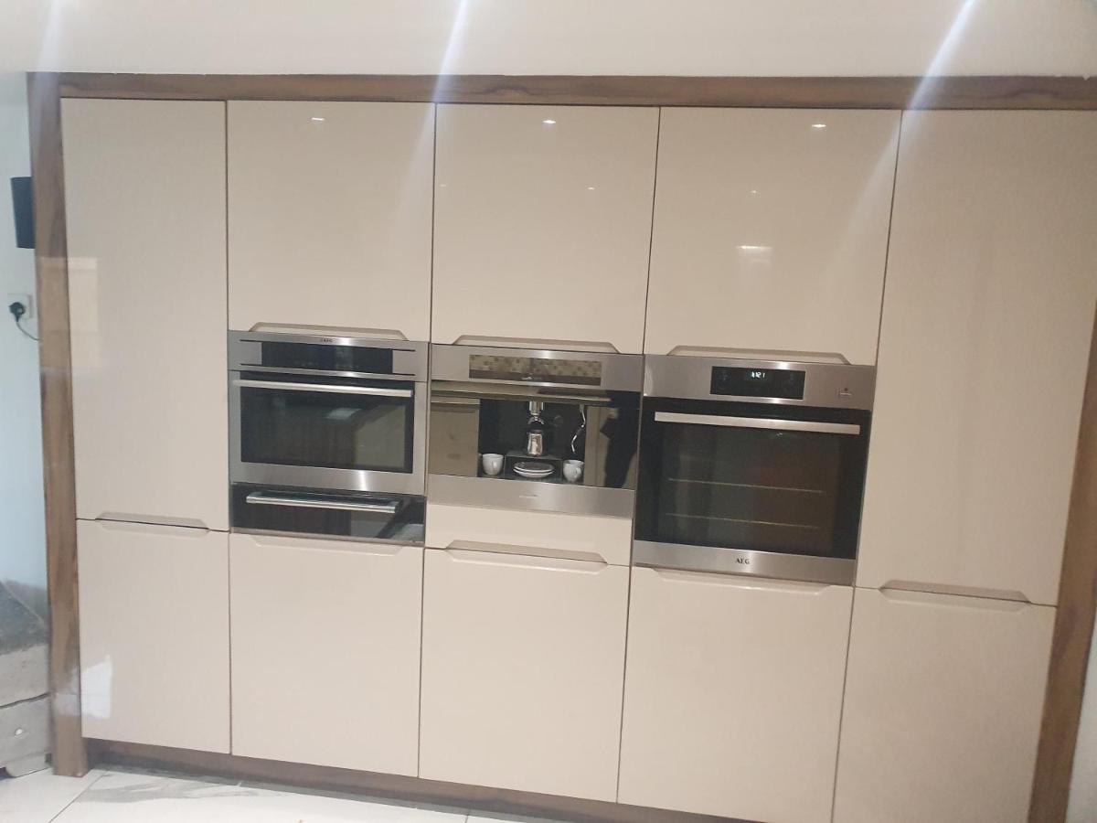 The Hawthorns Large Detached 3 Bedroom Family Home 锡厄姆 外观 照片