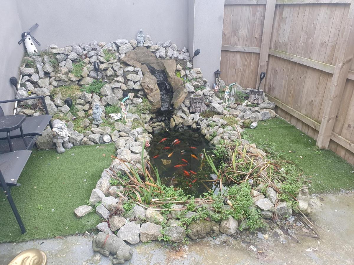 The Hawthorns Large Detached 3 Bedroom Family Home 锡厄姆 外观 照片